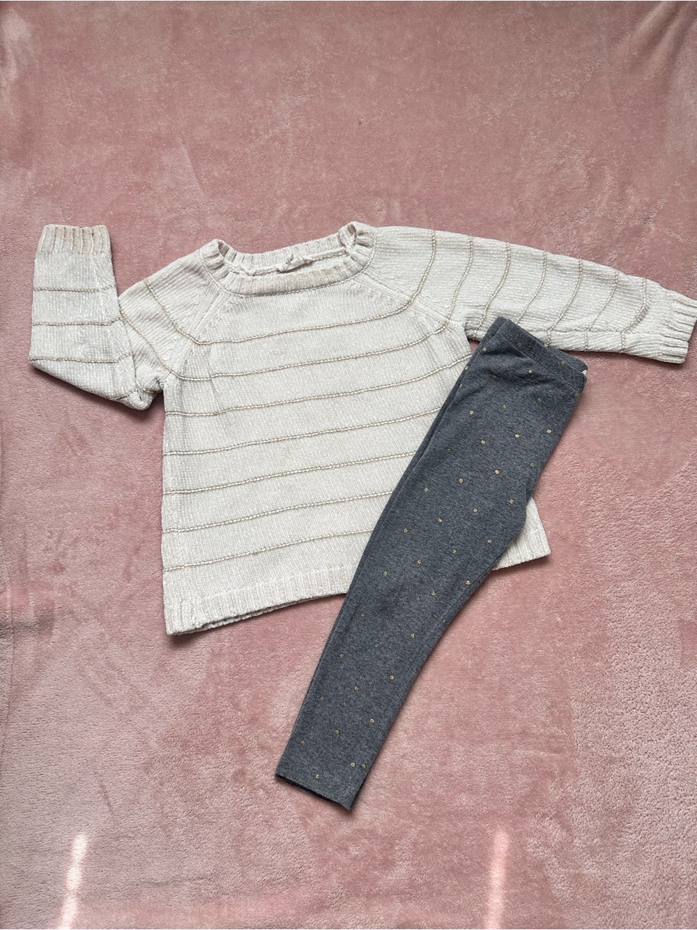 Jessica Simpson Cream Sweater with Charcoal Gray Dot Leggings